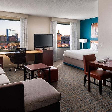 Residence Inn By Marriott Las Vegas Hughes Center Экстерьер фото