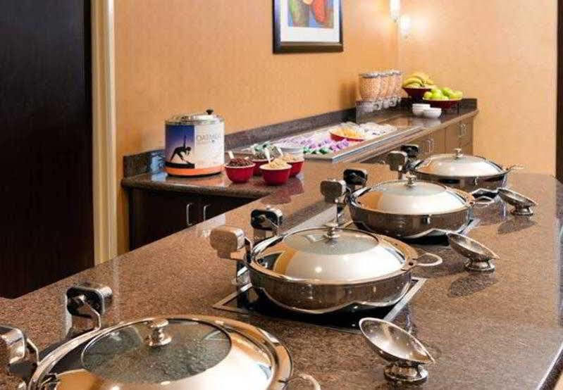 Residence Inn By Marriott Las Vegas Hughes Center Экстерьер фото